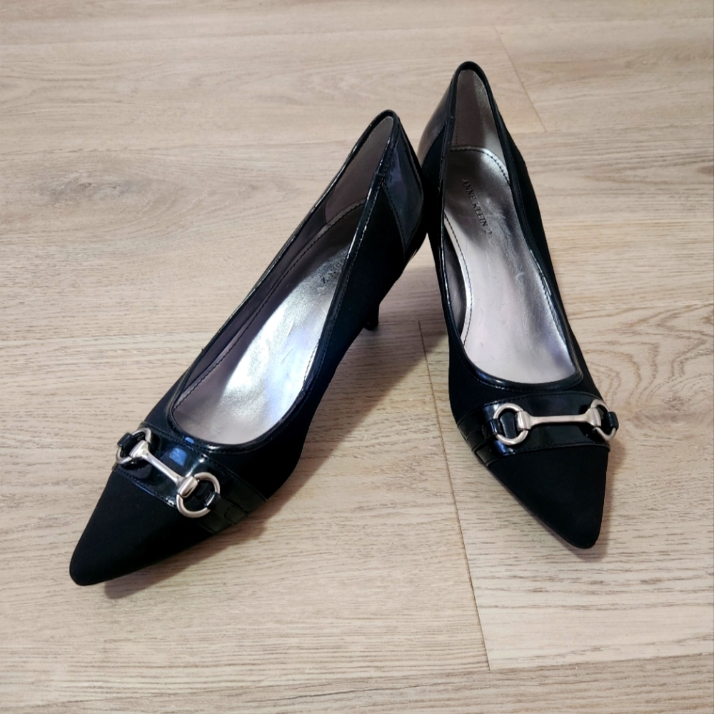 Anne Klein Size 9M black heeels